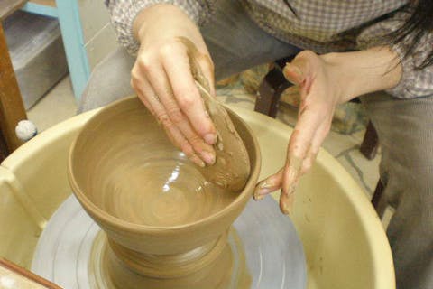【名古屋・陶芸体験】名古屋駅より徒歩5分！たっぷり1kgの土を使った電動ろくろ体験（2個制作）