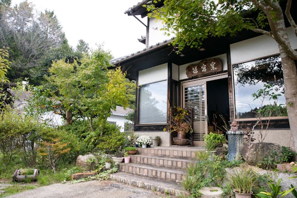 岡山・瀬戸内・手びねり】リーズナブルに体験!コップや小皿を作 岡山・瀬戸内・手びねり】リーズナブルに体験!コップや小皿を作