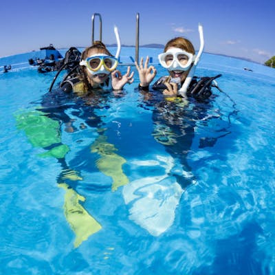 大阪 ダイビング練習 温水プールで安心安全 確実に技術を身につけたい人に アソビュー