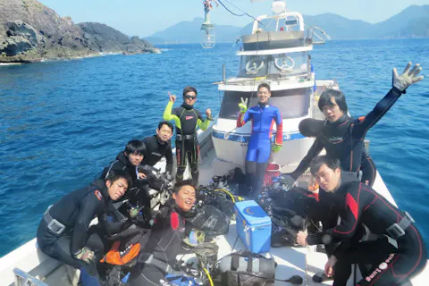 【鹿児島・ボートFUNグ】九州NO1の透明度と魚影の濃さを誇る坊津秋目で2ボートダイビング！〈ライセンス必須です〉