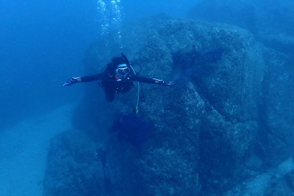 鹿児島・ボートFUNグ】九州NO1の透明度と魚影の濃さを誇る坊津秋目で2