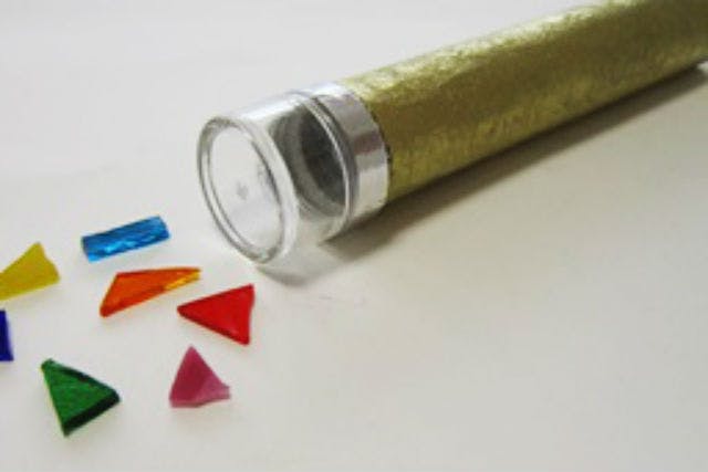 【鳥取・ガラス細工】幼稚園児から参加可能！色ガラスを使った万華鏡作り