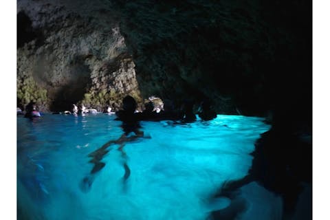 【沖縄・北谷・体験ダイビング】＜北谷発＞往復送迎付き！青の洞窟ボート体験ダイビング