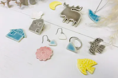 東京・西荻窪・手作りアクセサリー】個性的で可愛い陶器のアクセサリー