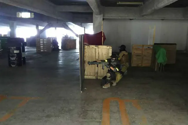 群馬 サバイバルゲーム 立体駐車場を使った屋内のフィールドでバトル サバイバルゲーム 半日プラン アソビュー
