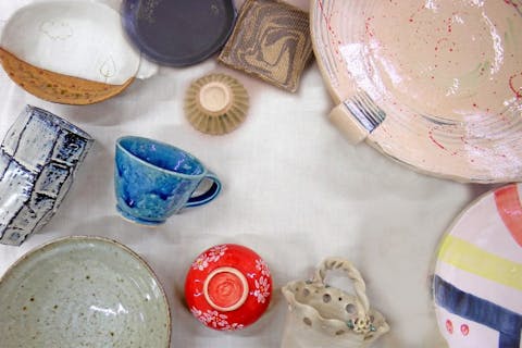 【埼玉・電動ろくろ・陶芸体験】くるくる回る電動ろくろ！やわらかい手つきで形作ろう