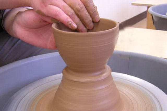 苫小牧市内近郊限定 電気ろくろ 2004年製 グッド電機 TP-2 陶芸 轆轤