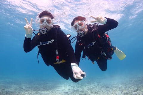 【沖縄・恩納村・体験ダイビング】熱帯魚と一緒に泳げるボートダイビング（学割料金あり）