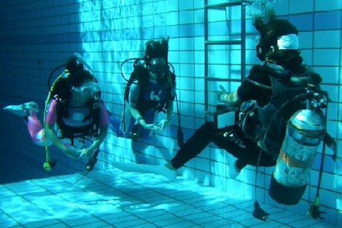 【池袋・ダイビング】都内のプールで体験ダイビング！送迎つき日帰り2日間プラン