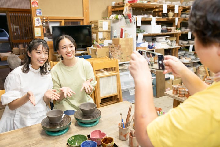 岡山 美作 電動ろくろ 講師がマンツーマンでサポート スッと整った器に大満足 湯郷温泉街でろくろ体験 アソビュー 岡山 美作 電動ろくろ 講師がマンツーマンでサポート スッと整った器に大満足 湯郷温泉街でろくろ体験 アソビュー