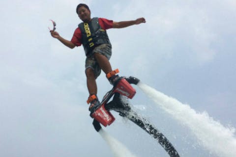 【沖縄・恩納村・マリンスポーツ】フライボード遊び放題コース