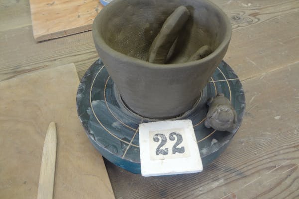【真作保証】 森里香山 伊賀焼 蹲 共箱・共布 真作保証】 森里香山 伊賀焼 蹲 共箱・共布