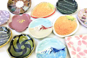 東京・新宿・陶芸体験】新宿三丁目駅から徒歩約5分！小皿作り！陶芸た
