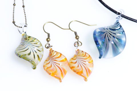 【神奈川・寒川・ガラス細工】好きな色を選んで作ろう！ガラスの葉っぱコース