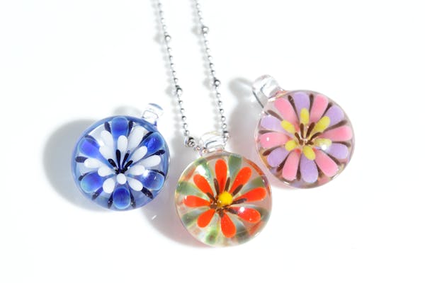 神奈川・寒川・ガラス細工】ガラスの中に立体的なお花を咲かせる！水中