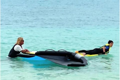 宮古ブルーの海で楽しむウイングフォイルスクール