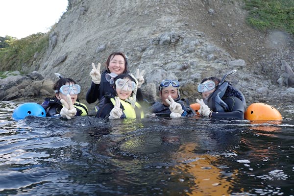 手ぶらでシュノーケル】写真付き！国定公園積丹ブルーで輝く青の洞窟を