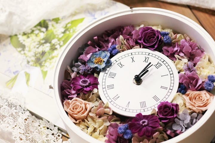 岡山 倉敷 プリザーブドフラワー 花時計 美観地区から車で15分 華やかな時計を作ろう 花時計制作体験 アソビュー