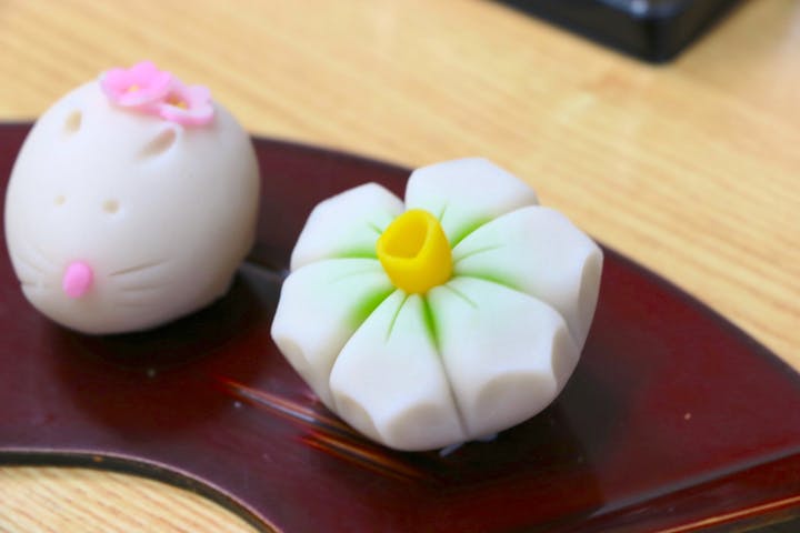 東京 新宿 和菓子教室 名店の熟練職人に学ぶ 美しく美味しい和菓子作り 4個 特典 先生と記念撮影付 アソビュー 東京 新宿 和菓子教室 名店の熟練職人に学ぶ 美しく美味しい和菓子作り 4個 特典 先生と記念撮影付 アソビュー