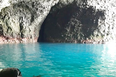 【北海道・小樽・クルージング】＜青の洞窟ラグジュアリークルーズ＞クルーザーで行くちょっとリッチなクルージングを！