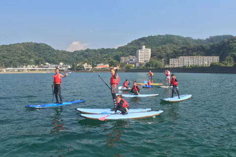 【神奈川・逗子・SUP】【3名以上専用プラン】三世代家族やグループに！人数別パック割で楽しむ逗子SUP体験（手ぶら・写真・安全装備付）