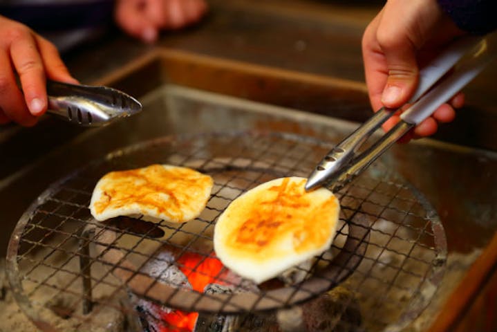 茨城 つくば市 料理教室 火鉢でおせんべい手焼き体験 焼き放題 4特典付 アソビュー