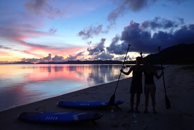 地域クーポン対応 石垣島 Sup 早朝の海の気持ちよさを体感 Supサンライズコース アソビュー