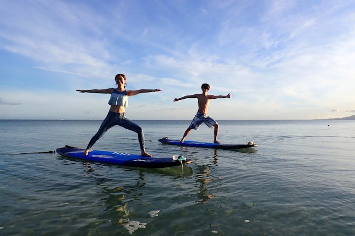 沖縄 石垣島 Sup 全身で朝日を浴びる最高の始まり サンライズsupヨガ体験 アソビュー