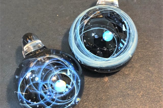 【軽井沢・ガラス細工】酸素バーナーで作る宇宙ペンダント作り体験