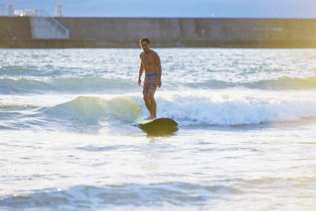 秋田 サーフィン 日本海のキレイな海に感動 サーフィン体験 アソビュー