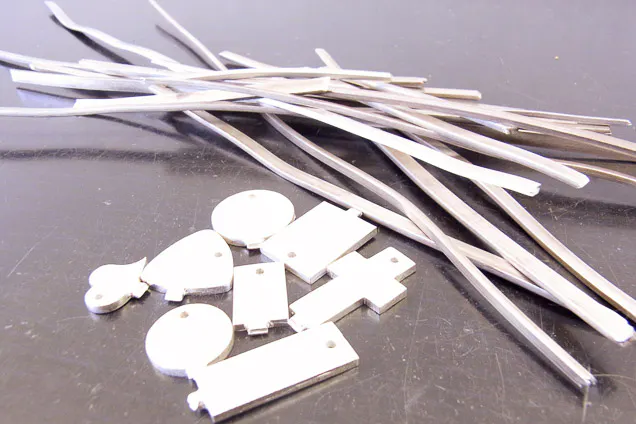 名古屋 栄駅から徒歩5分 アクセサリー手作り体験 1分 リングorペンダント 材料費込み アソビュー