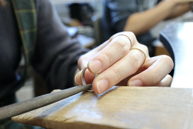 名古屋 栄駅から徒歩5分 アクセサリー手作り体験 1分 リングorペンダント 材料費込み アソビュー