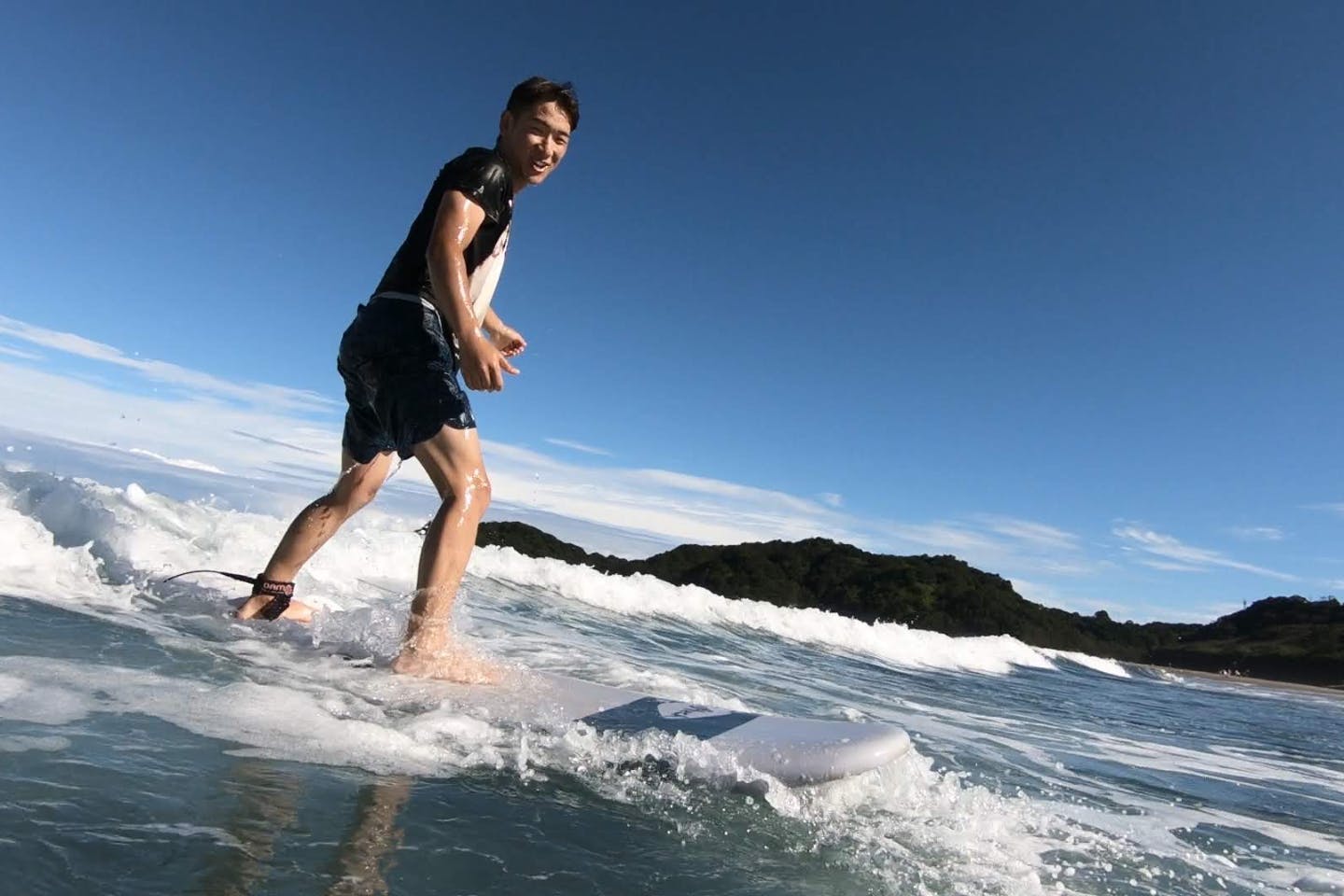 SURF SHOP MORE（サーフショップ モア） (東洋町（安芸郡） サーフィン体験)の「【高知・生見海岸・サーフィン】西日本有数のサーフポイント生見海岸でサーフィン体験！コンスタントにくる波をキャッチしよう（約2時間30分）」の画像