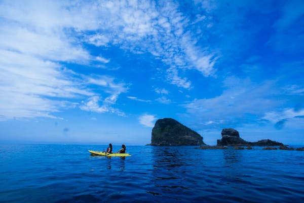 北海道初上陸！青の洞窟クリアカヤックツアー。国定公園コバルトブルー