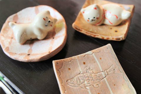 【名古屋・陶芸体験】豆皿手びねりorネコの箸置きから選べるきっかけ陶芸体験☆お一人様・女性同士・カップル・ファミリーに