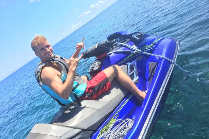沖縄 古宇利島 水上バイク 1組貸切 絶景ポイント多数 ジェットスキーレンタル 60分 アソビュー