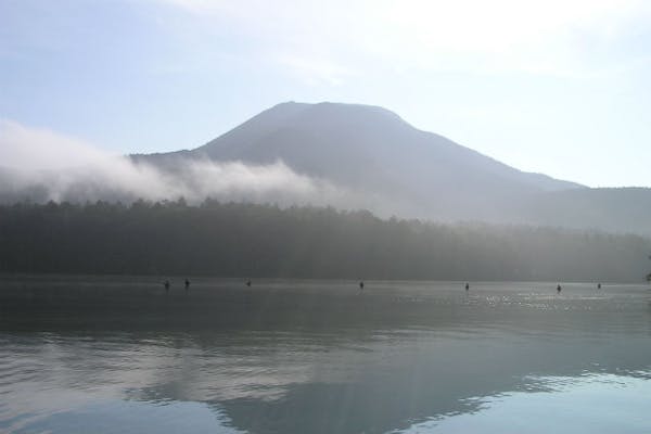 北海道・阿寒湖・フィッシング】黄金に輝くアメマスとの出会い！阿寒湖・阿寒川フィッシング1日｜アソビュー！