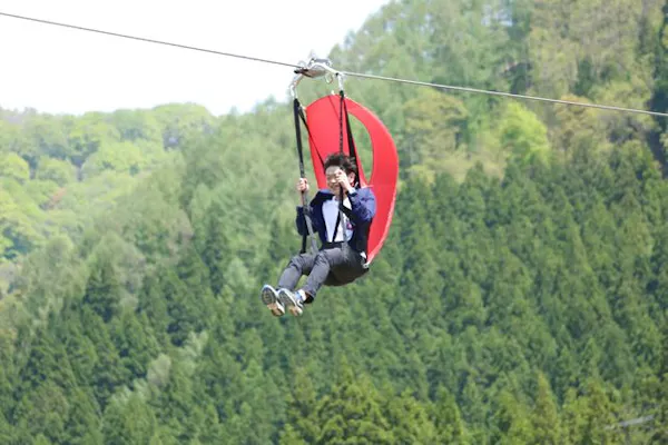 長野 野沢温泉 ジップライン まるで鳥になった気分 標高差122ｍのジップ スカイライド アソビュー