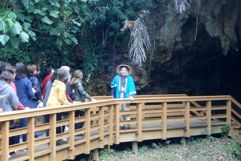 【沖縄・宜野座村・ガイドツアー】地元ガイドがご案内！メーガー洞と周辺史跡巡り