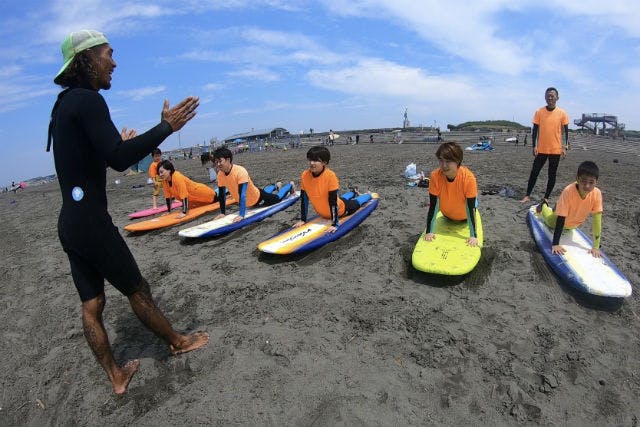 親子サーフィンスクール】神奈川・鵠沼海岸（2時間）｜アソビュー！