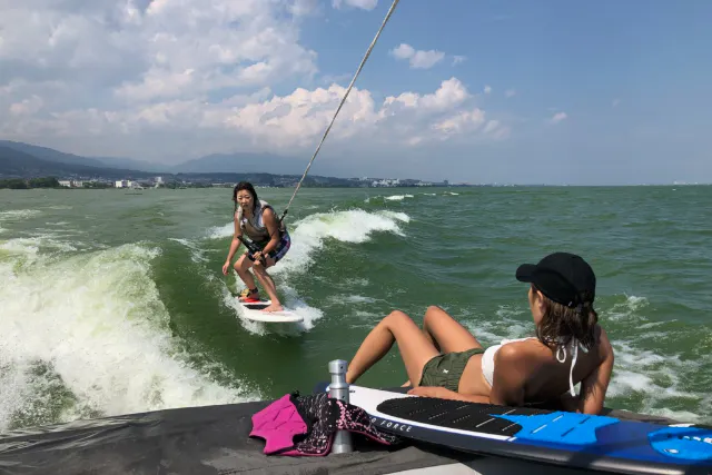 【滋賀・琵琶湖・ウェイクサーフィン】琵琶湖で波乗り☆ウェイクサーフィン体験☆施設料￥０♪