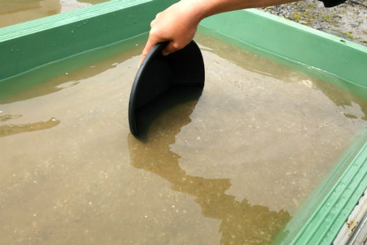 岩手 宝探し 砂金採りの名人に教わる 砂金採り体験 アソビュー 岩手 宝探し 砂金採りの名人に教わる 砂金採り体験 アソビュー