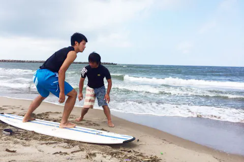 秋田 サーフィン体験 アソビュー 初心者でも安心のサーフィンスクール
