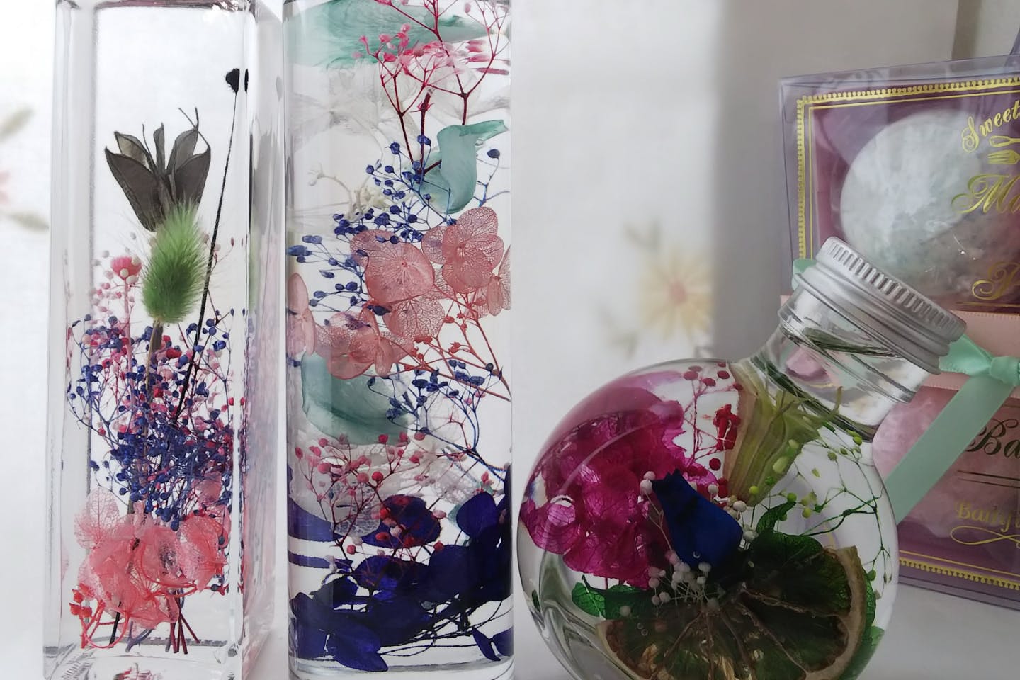 【神奈川・横浜・ハーバリウム】お好きな2本を選んでお得！80種以上の花材から自由に作れるハーバリウムorボールペン