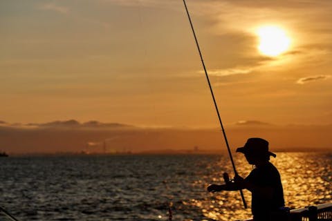 【福井・坂井・海釣り】サンセットフィッシング・嬉しい特典付き＜平日の午後開催コース＞カップル・ファミリー・女性に大人気！15時スタート・釣れた魚の調理サービス付き！