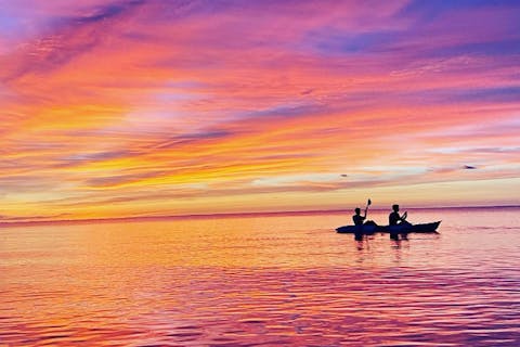 【石垣島】年間1500名以上案内！1日1組限定貸切。島人ガイドと行く秘密の絶景サンセット＆ナイトカヤック（星空保護区を探検する神秘体験／初心者も安心。写真＆動画プレゼント／温水シャワー完備）