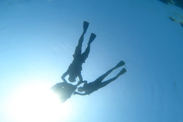 【沖縄・本部町・マリンスポーツ4種】海の中も楽しむ！シュノーケリングセットコース
