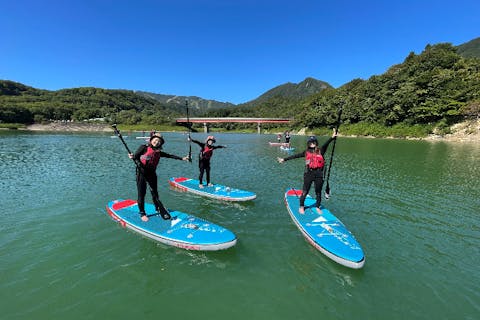 【岩手・夏油高原・SUP】温泉成分入り！エメラルドグリーンに輝く秘境の湖SUPツアー！水上記念撮影付き！