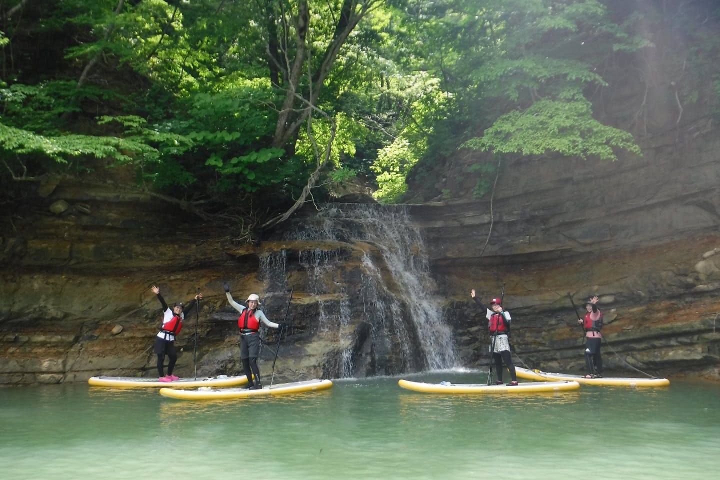 岩手 夏油高原 Sup 神秘的なエメラルドグリーンの湖を探訪 秘境supツアー アソビュー