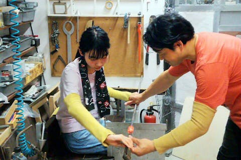 【東京・大森・ガラス工芸】マンツーマンで吹きガラス体験。コップ・ボウル等から1点
